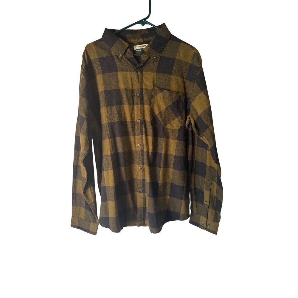Magellan Outdoor Classic Fit Flannel Plaid Button Up Shirt Men's L Cabin Fishing